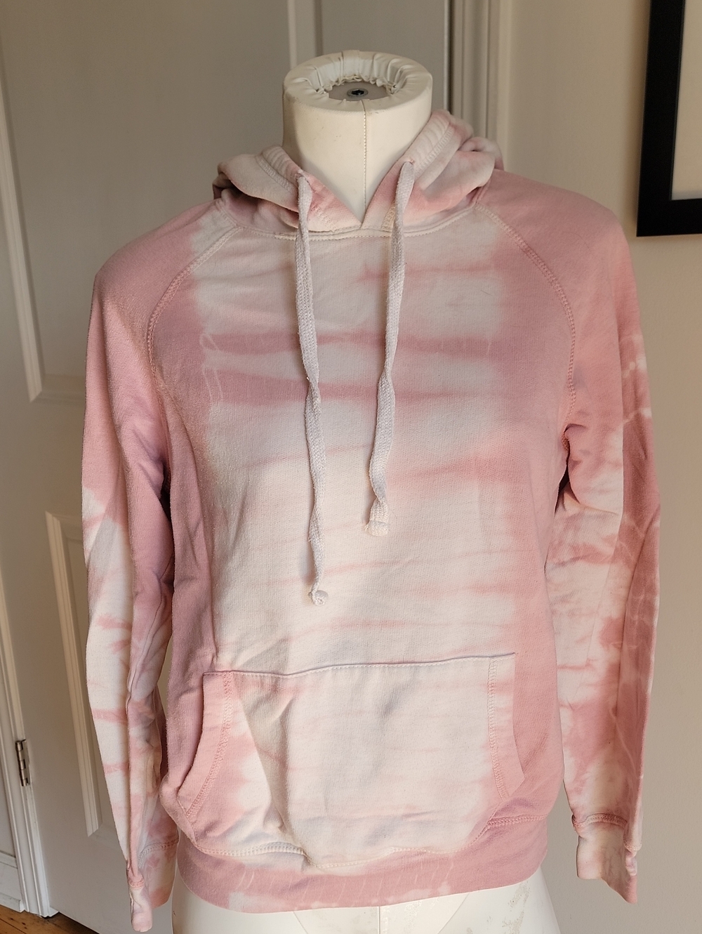 🍒 Jolie & Joy Pink & White Stripe Tie-Dye Pullover Hoodie - Size Small